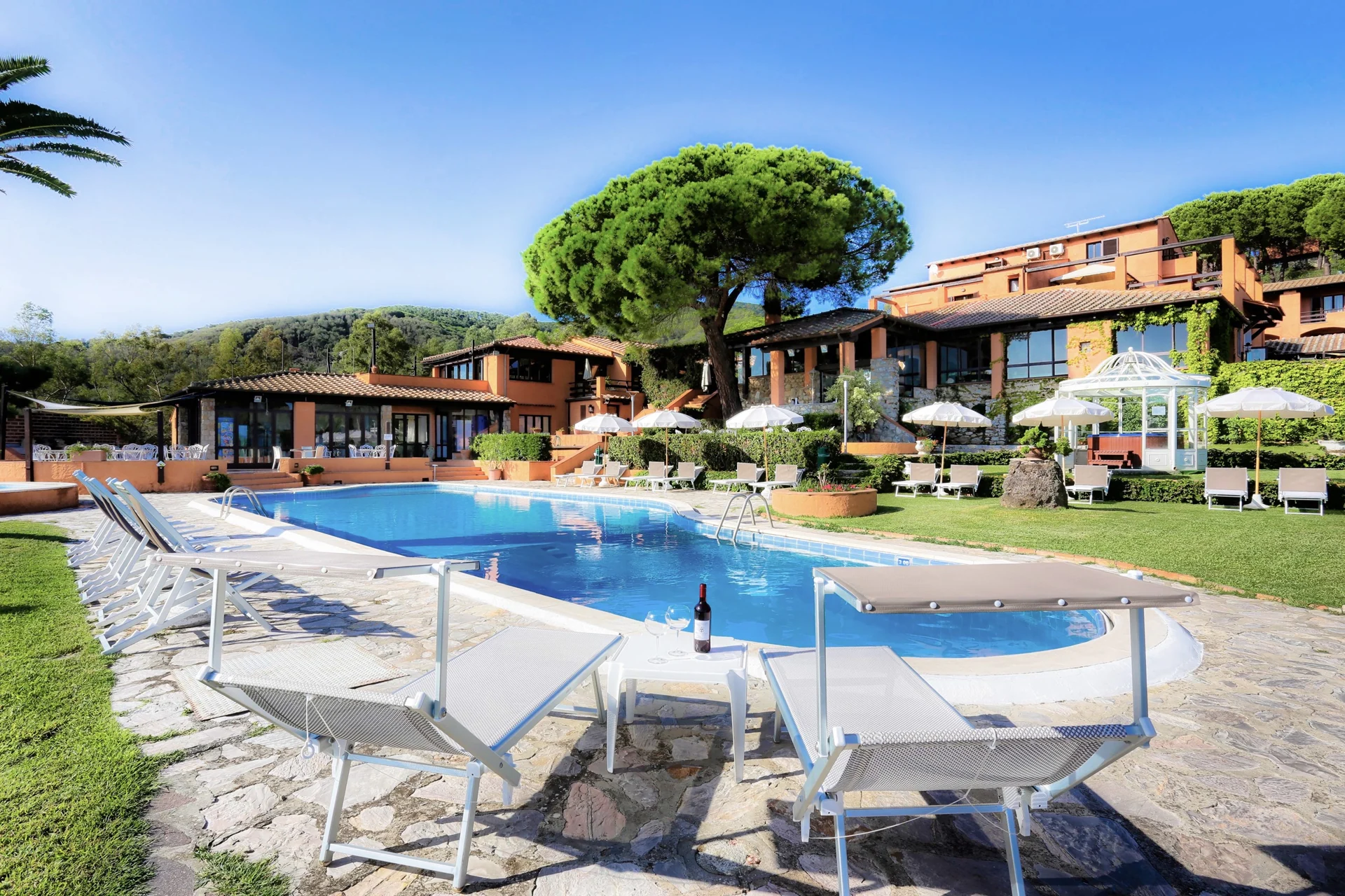 Piscina · Le Picchiaie Resort