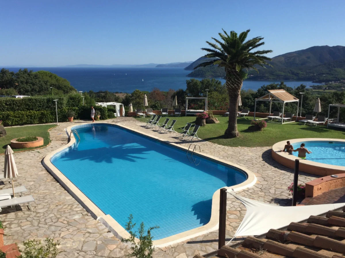 Piscina · Le Picchiaie Resort